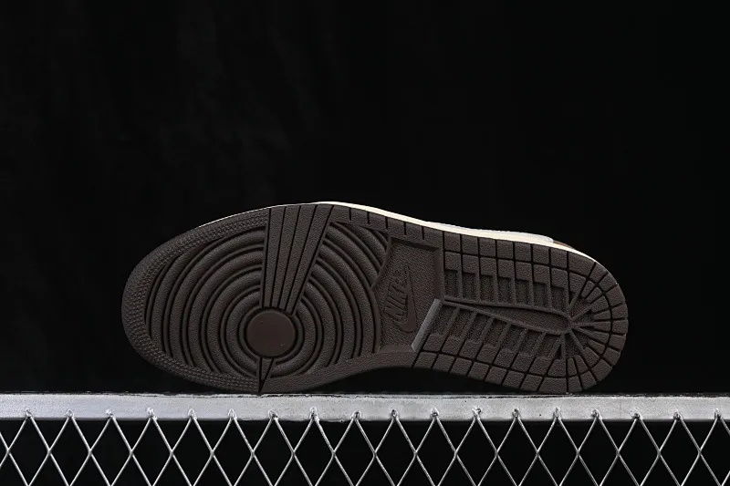 All categories Air Jordan Jordan series basketball shoes Air Jordan 1 Low ZG version Travis Scott x Air Jordan 1 Low OG AJ1 Joe 1 undercut low top full head layer CQ4277-001